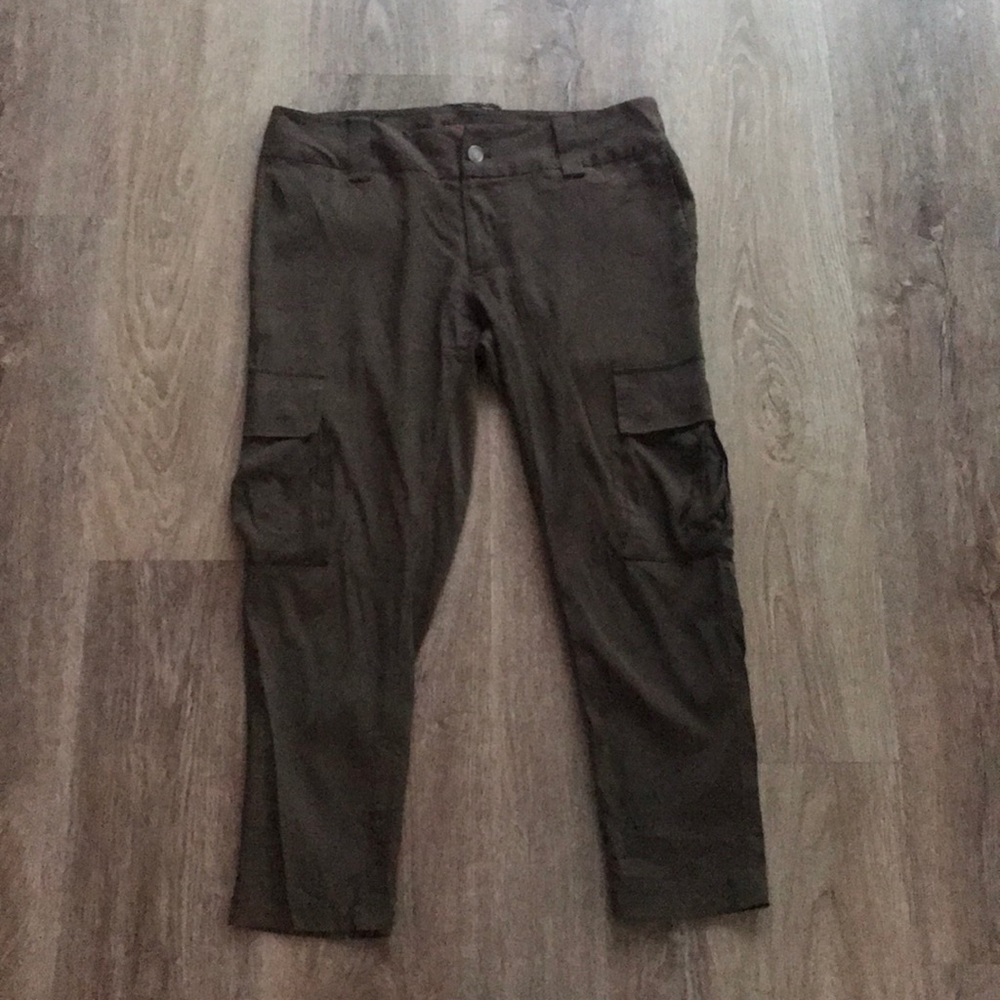 Alice + Olivia Silk Cargo Capri